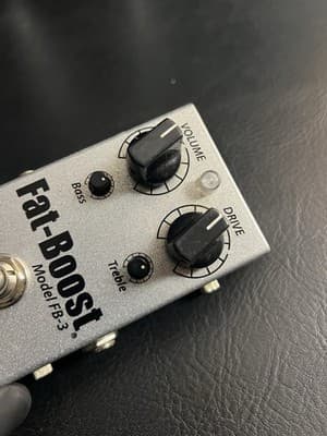 Fulltone Fat boost FB-3 Guitar Effects Pedal Overdrive Boost Distortion READ MOR - Thumbnail 3