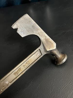 Milwaukee 15 Oz. Drywall Hammer with Axe 48-22-9060 Used - Thumbnail 6
