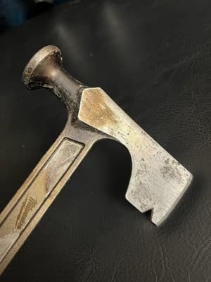 Milwaukee 15 Oz. Drywall Hammer with Axe 48-22-9060 Used - Thumbnail 8