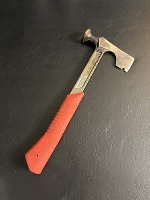 Milwaukee 15 Oz. Drywall Hammer with Axe 48-22-9060 Used - Thumbnail 11