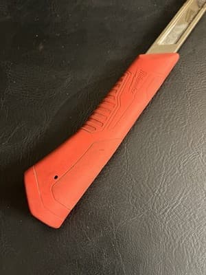 Milwaukee 15 Oz. Drywall Hammer with Axe 48-22-9060 Used - Thumbnail 12