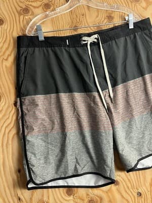 Vuori Cruise Board Shorts Mens 38 Gray Stripe Drawstring Pockets Beach Swim V314 - Thumbnail 3