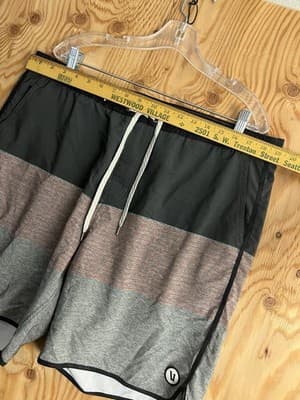 Vuori Cruise Board Shorts Mens 38 Gray Stripe Drawstring Pockets Beach Swim V314 - Thumbnail 10