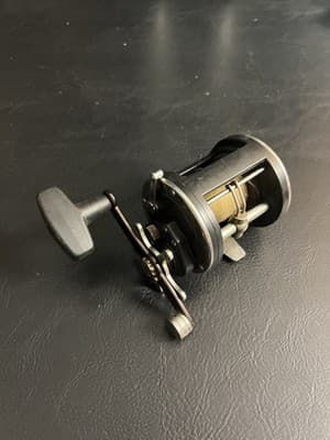 Penn 330 GTI Saltwater Graphite High Speed 3.6:1 Fishing Reel USA Level Wind - Image 1