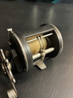Penn 330 GTI Saltwater Graphite High Speed 3.6:1 Fishing Reel USA Level Wind - Thumbnail 2