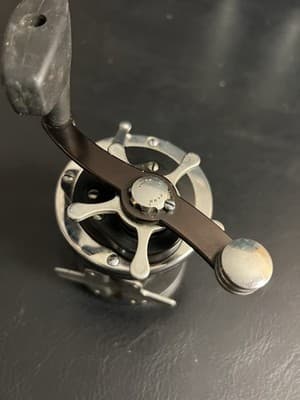 Penn 330 GTI Saltwater Graphite High Speed 3.6:1 Fishing Reel USA Level Wind - Thumbnail 5