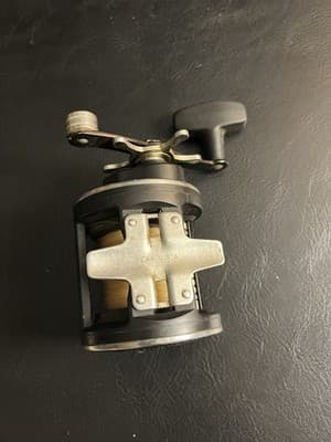 Penn 330 GTI Saltwater Graphite High Speed 3.6:1 Fishing Reel USA Level Wind - Thumbnail 6