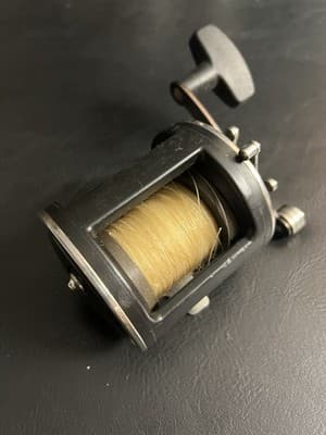 Penn 330 GTI Saltwater Graphite High Speed 3.6:1 Fishing Reel USA Level Wind - Thumbnail 9