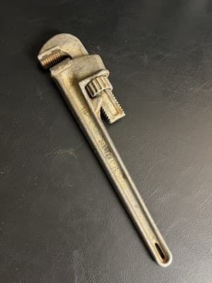 SCHICK 18” Aluminum Pipe Wrench w/ Teeth Vintage USA Made Alcoa - Thumbnail 2