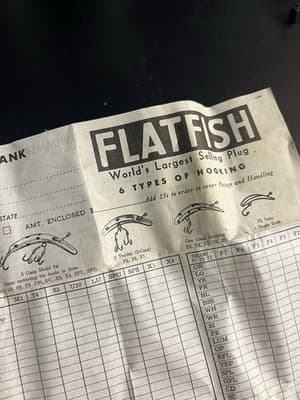 Vintage Helin Flatfish F6 White Yellow Red w/ Black Dots 2” Treble Gang + Box - Thumbnail 13
