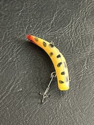 Vintage Helin Flatfish F6 White Yellow Red w/ Black Dots 2” Treble Gang + Box - Thumbnail 5