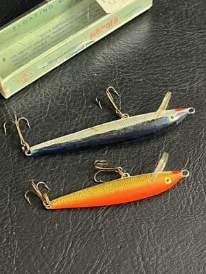 Lot of 2 VTG Rapala Kelluva Floating Minnow 9 B 3 1/2” Sininen Blue + Gold Red - Thumbnail 5