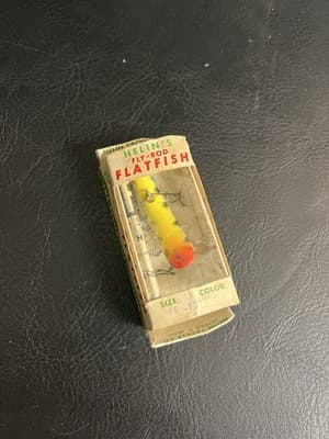 Vintage Helin Flatfish F6 White Yellow Red w/ Black Dots 2” Treble Gang + Box - Thumbnail 2