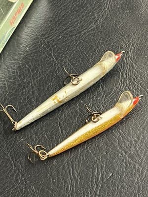 Lot of 2 VTG Rapala Kelluva Floating Minnow 9 B 3 1/2” Sininen Blue + Gold Red - Thumbnail 7