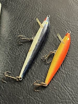 Lot of 2 VTG Rapala Kelluva Floating Minnow 9 B 3 1/2” Sininen Blue + Gold Red - Thumbnail 6