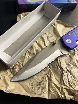 Ultra-Violet 5” Lockback Serrated Folding Pocket Knife Frost Cutlery 16-605P - Thumbnail 2