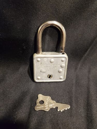 Vintage Master Lock Co. # 66 Padlock ~ Lock with Key - Thumbnail 2