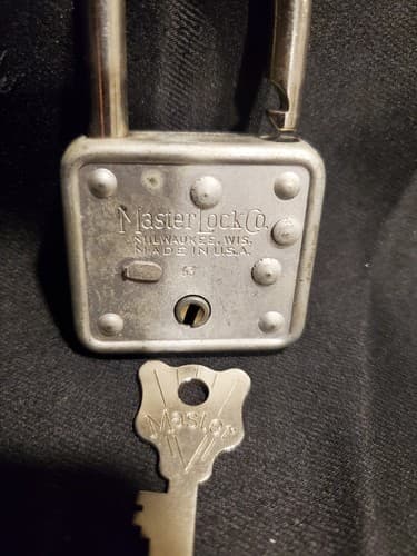 Vintage Master Lock Co. # 66 Padlock ~ Lock with Key - Thumbnail 3