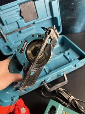 Makita 5093D Mini Circular Saw Electric With 2 Batteries, Charger, Case, Blades - Thumbnail 12