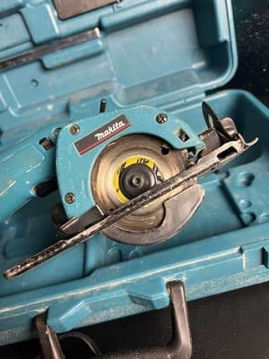Makita 5093D Mini Circular Saw Electric With 2 Batteries, Charger, Case, Blades - Thumbnail 9