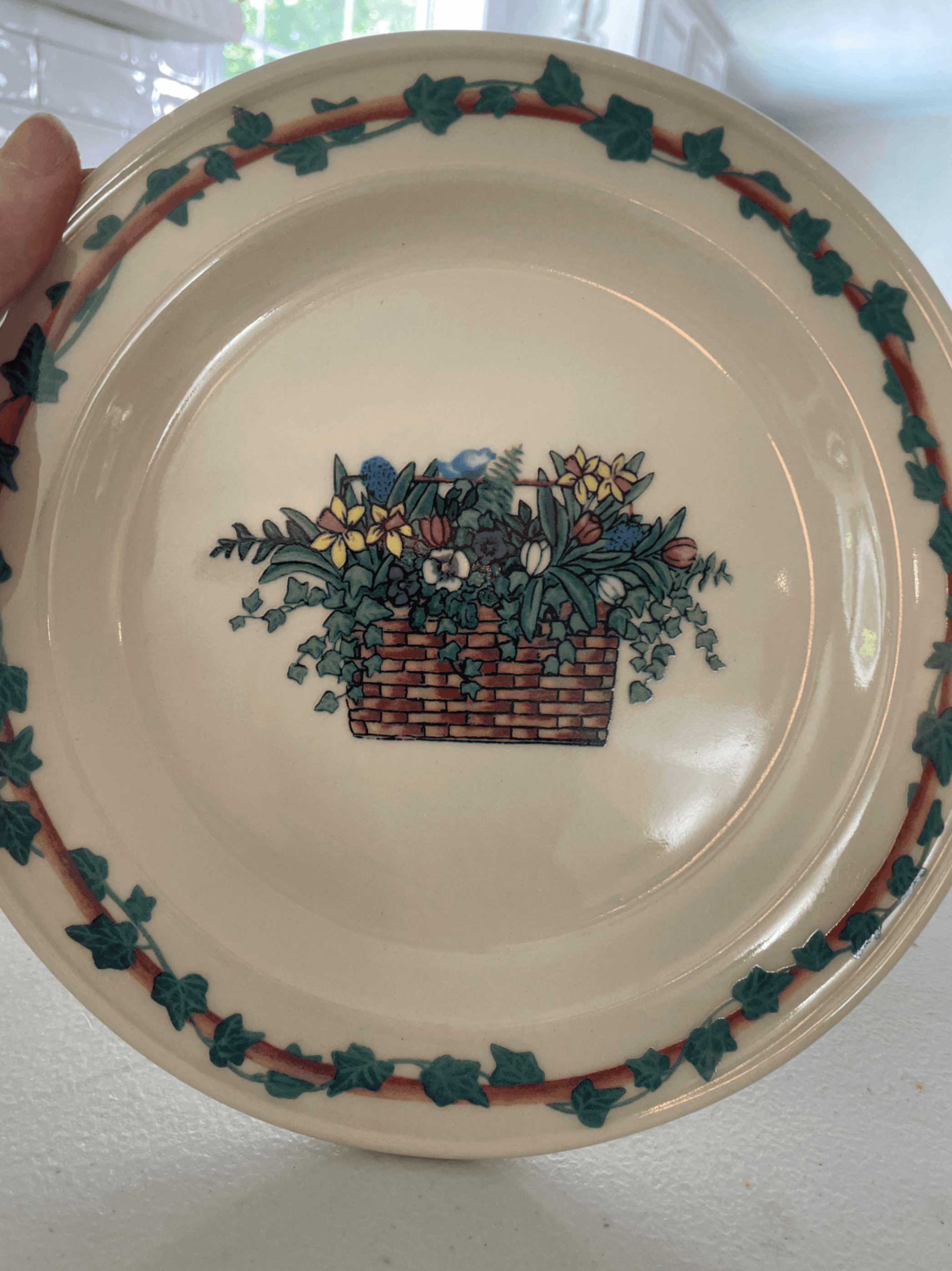 Set of 4 Floral Basket Ceramic Plate with Ivy Border - Image 1