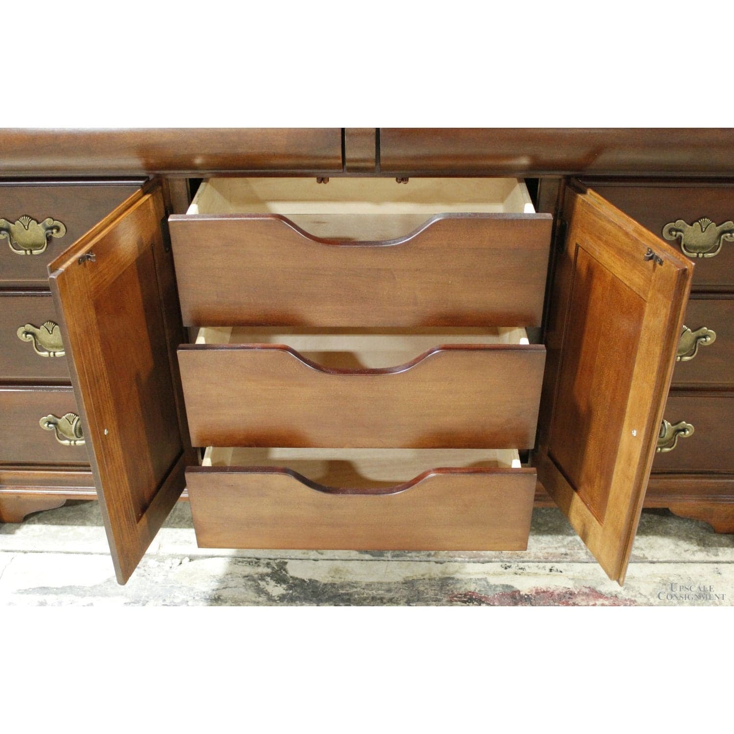 Universal Furniture Triple Dresser w/Mirror - Thumbnail 5