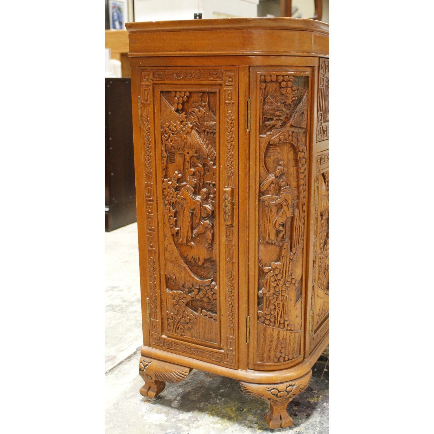 Asian Style Ornately Carved Bar Cabinet w/Elevator Lift - Thumbnail 8