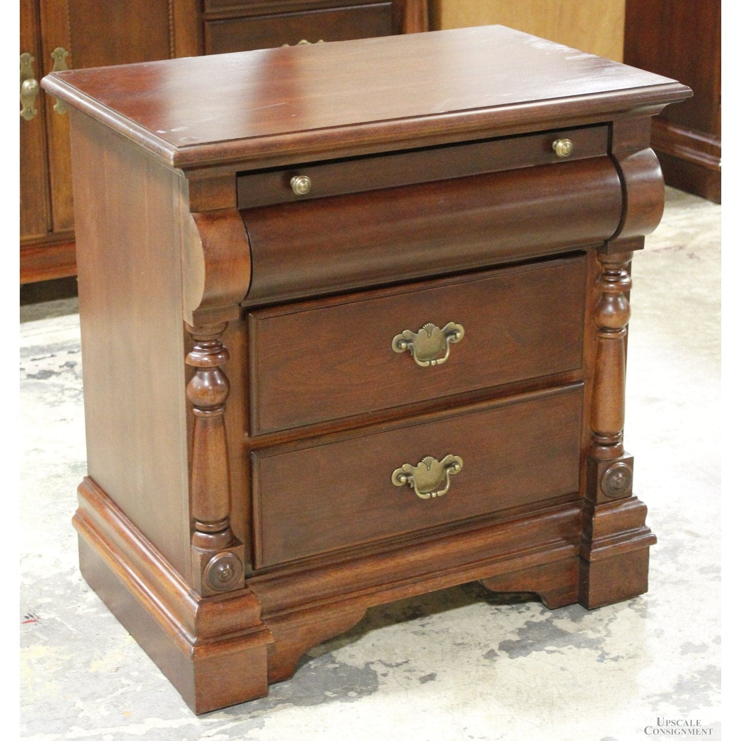 Universal Furniture 3 Drawer Cherry Nightstand - Cherry - Thumbnail 3