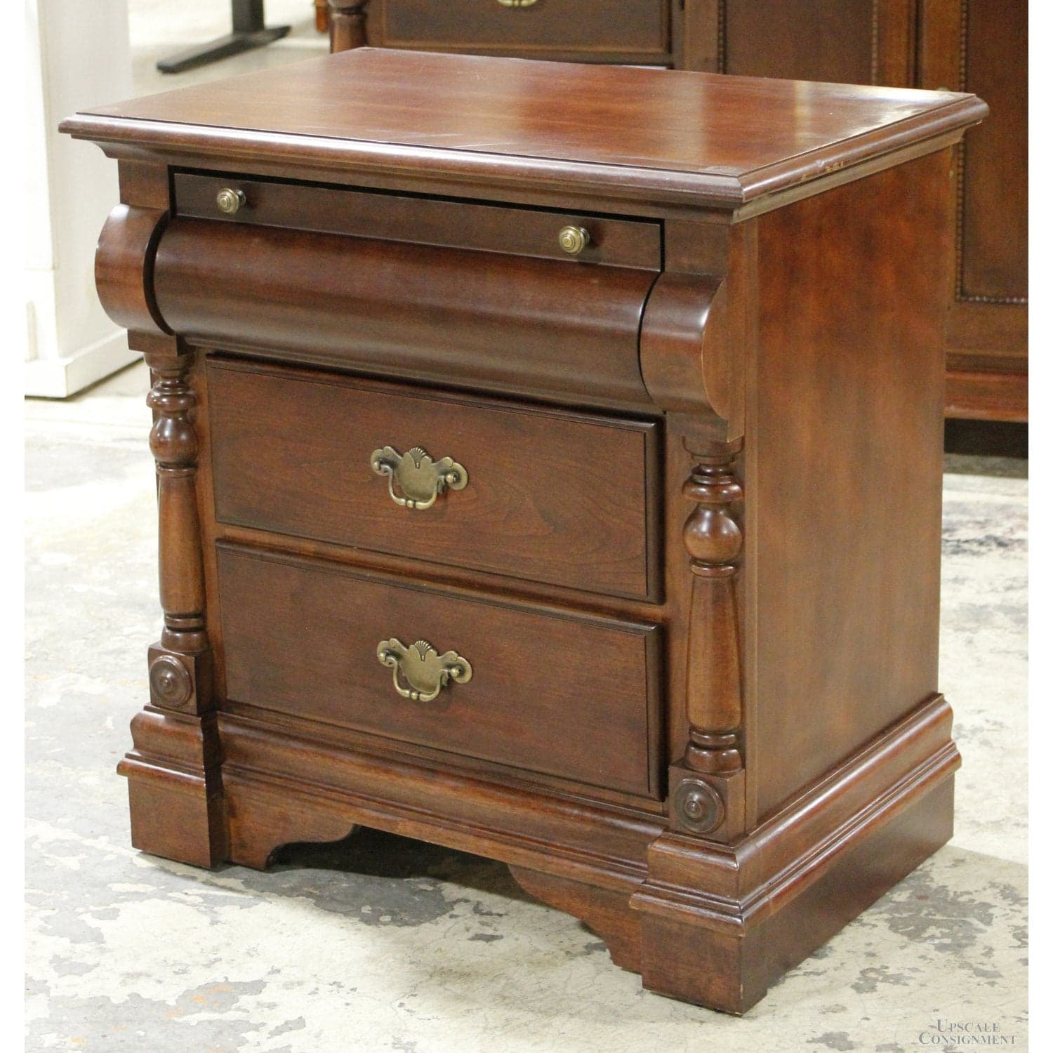 Universal Furniture 3 Drawer Cherry Nightstand - Cherry - Thumbnail 4