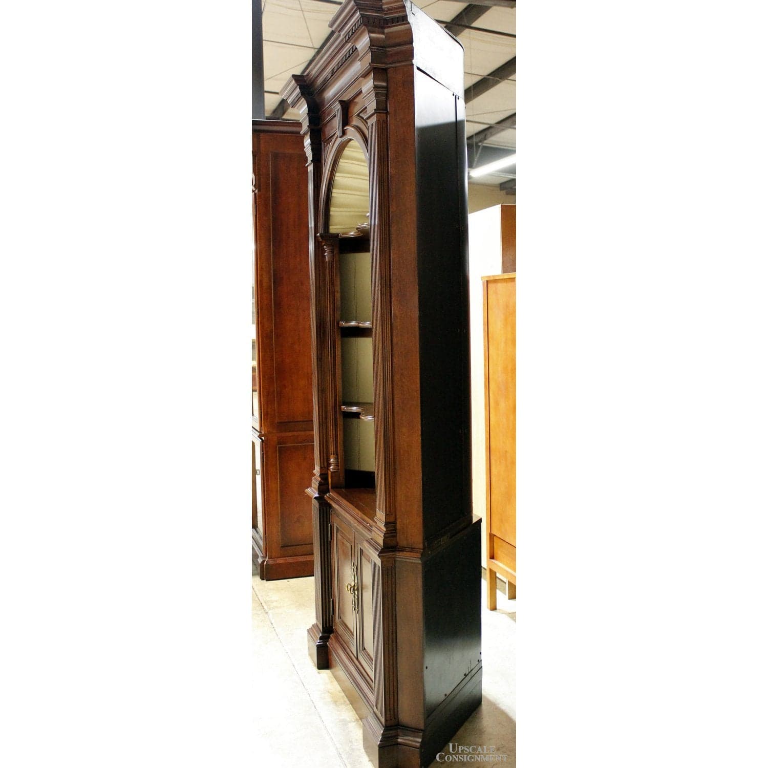 Corner Cabinet w/Shell Top - Thumbnail 5