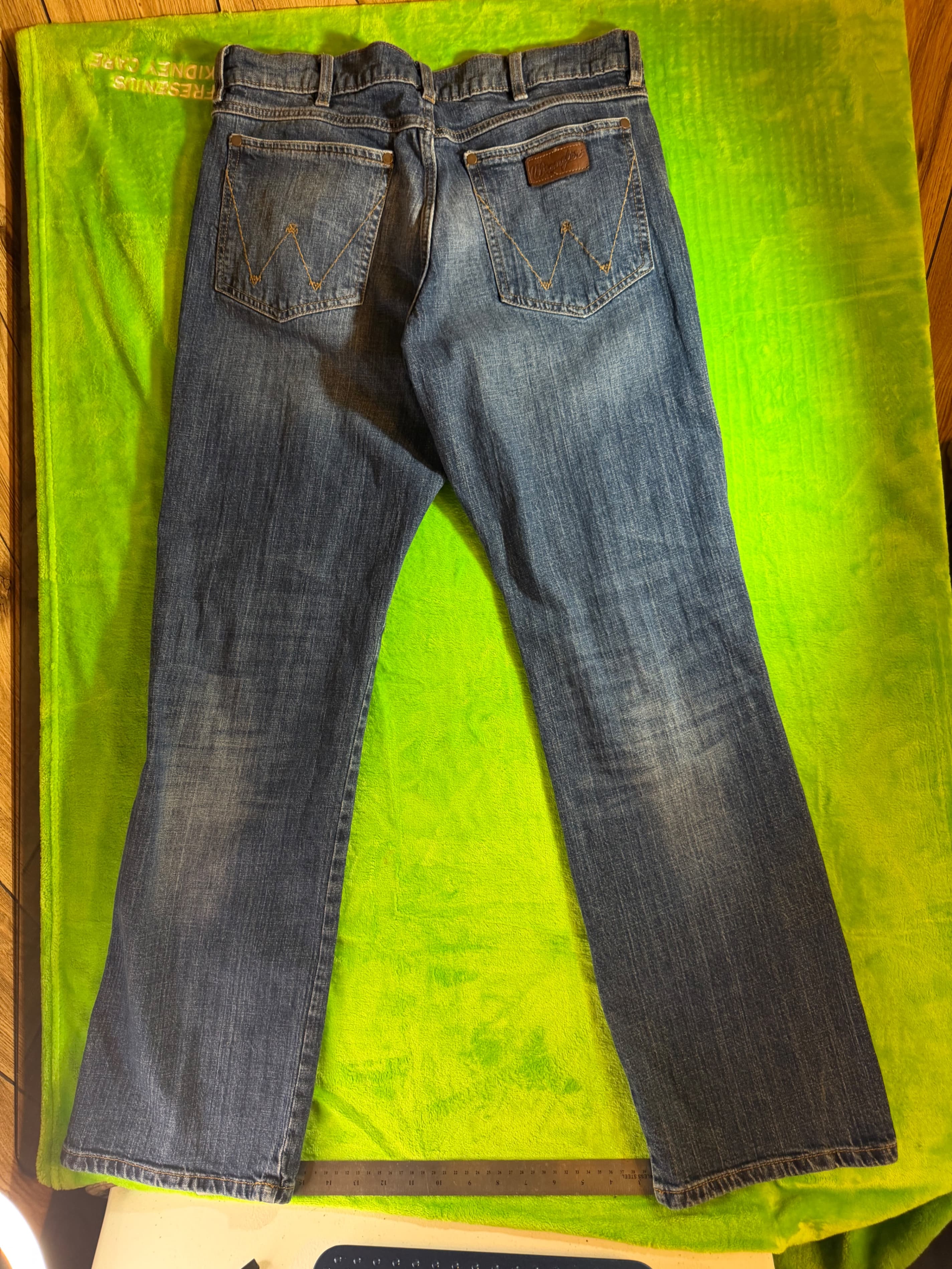 Wrangler Retro Relaxed Boot Jeans 34x34 Medium Wash Denim - Thumbnail 2
