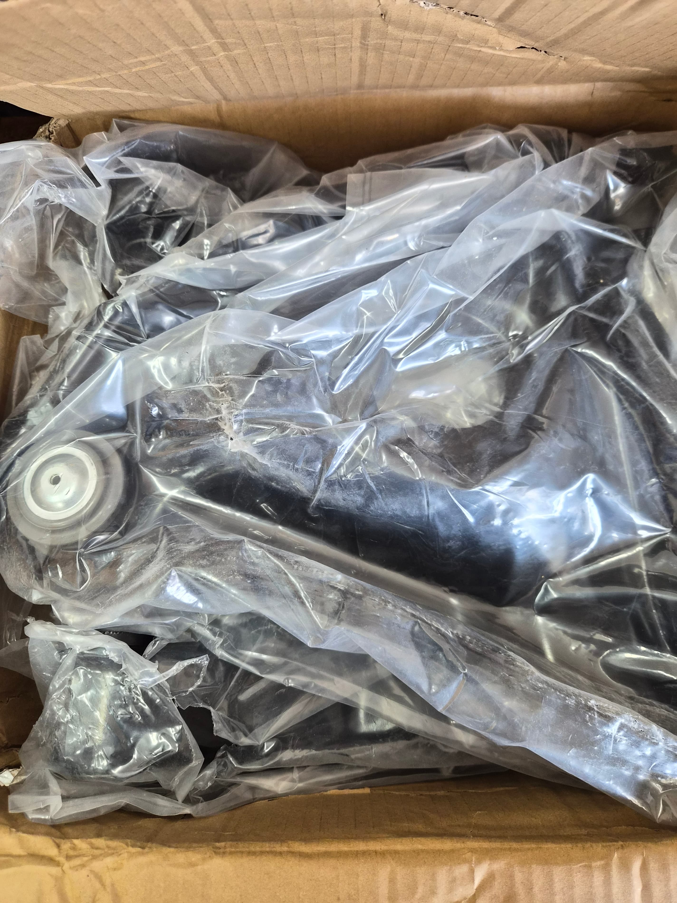 Front Lower Control Arm Pair K620251 K6202521995-2005 Chevrolet Blazer, 1995-2003 Chevrolet S-10, 1995-2001 GMC Jimmy, 1995-2003 GMC Sonoma, and 1996-2000 Isuzu Hombre. - Thumbnail 4