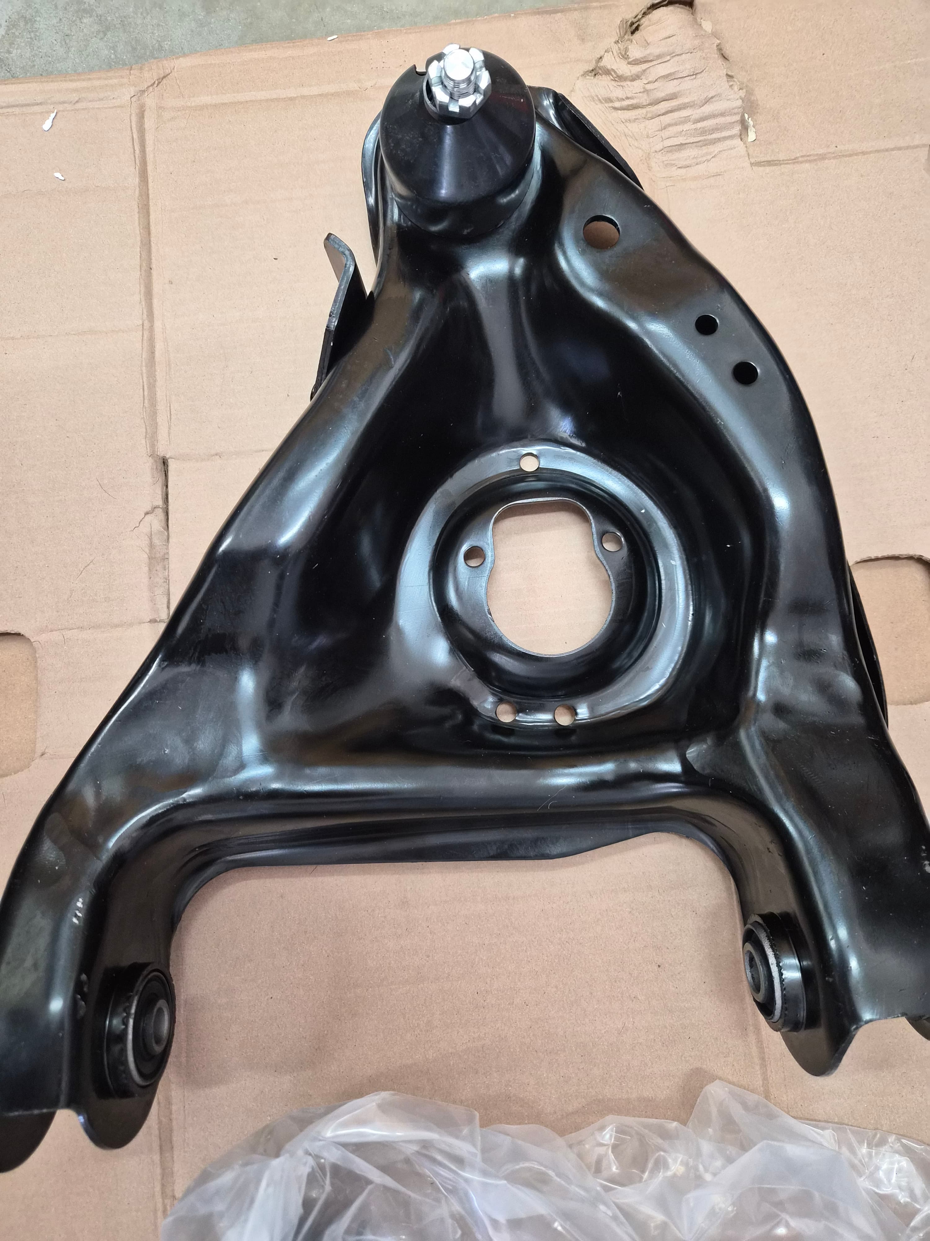 Front Lower Control Arm Pair K620251 K6202521995-2005 Chevrolet Blazer, 1995-2003 Chevrolet S-10, 1995-2001 GMC Jimmy, 1995-2003 GMC Sonoma, and 1996-2000 Isuzu Hombre. - Thumbnail 2