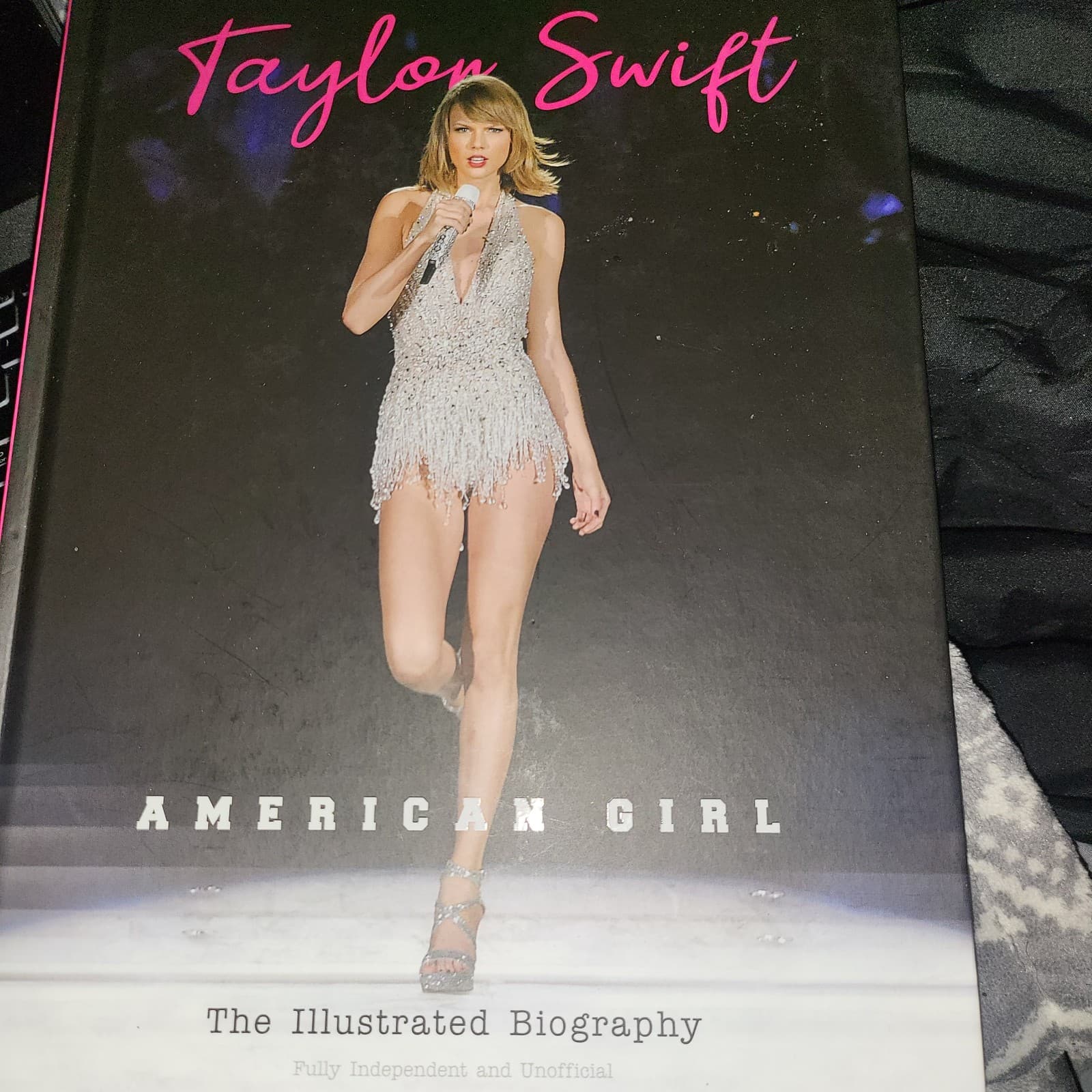 Taylor Swift collectible lot- BO - Thumbnail 3