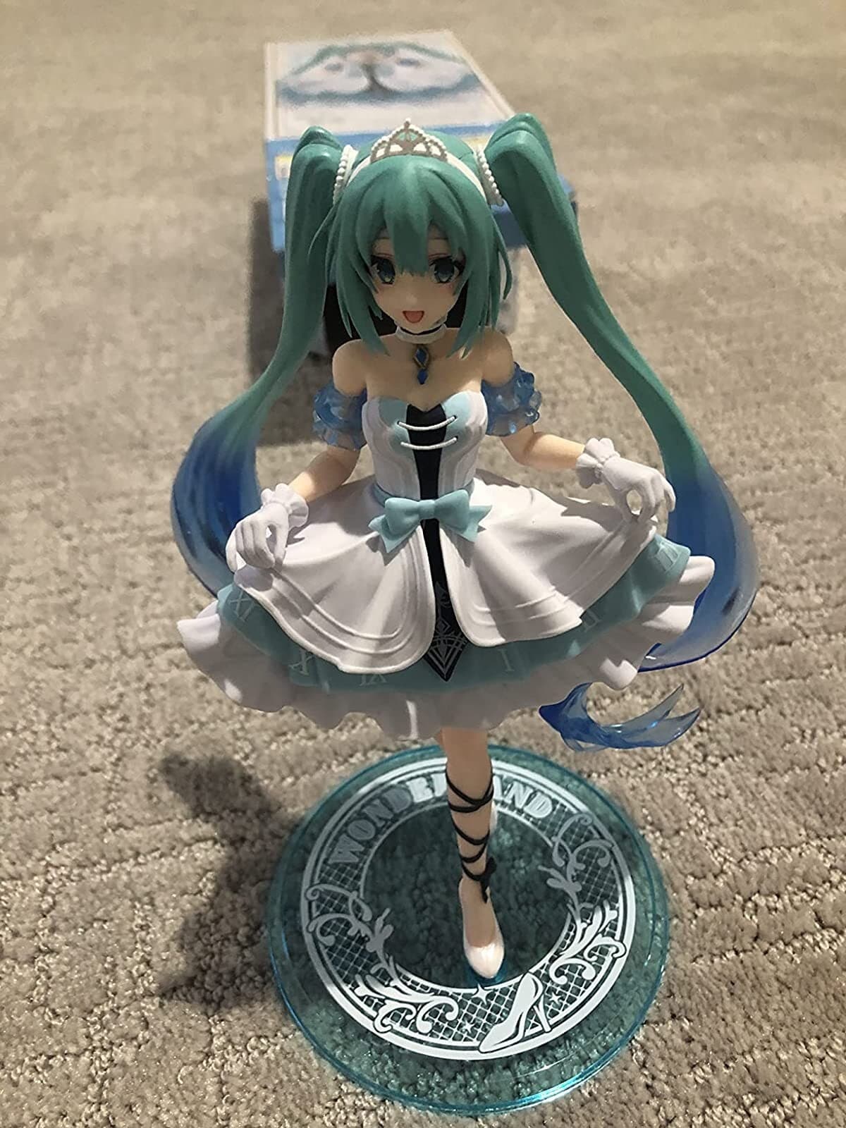 Taito Hatsune Miku Wonderland Figure ~Cinderella~ Prize Figure, Multiple Colors - Thumbnail 2