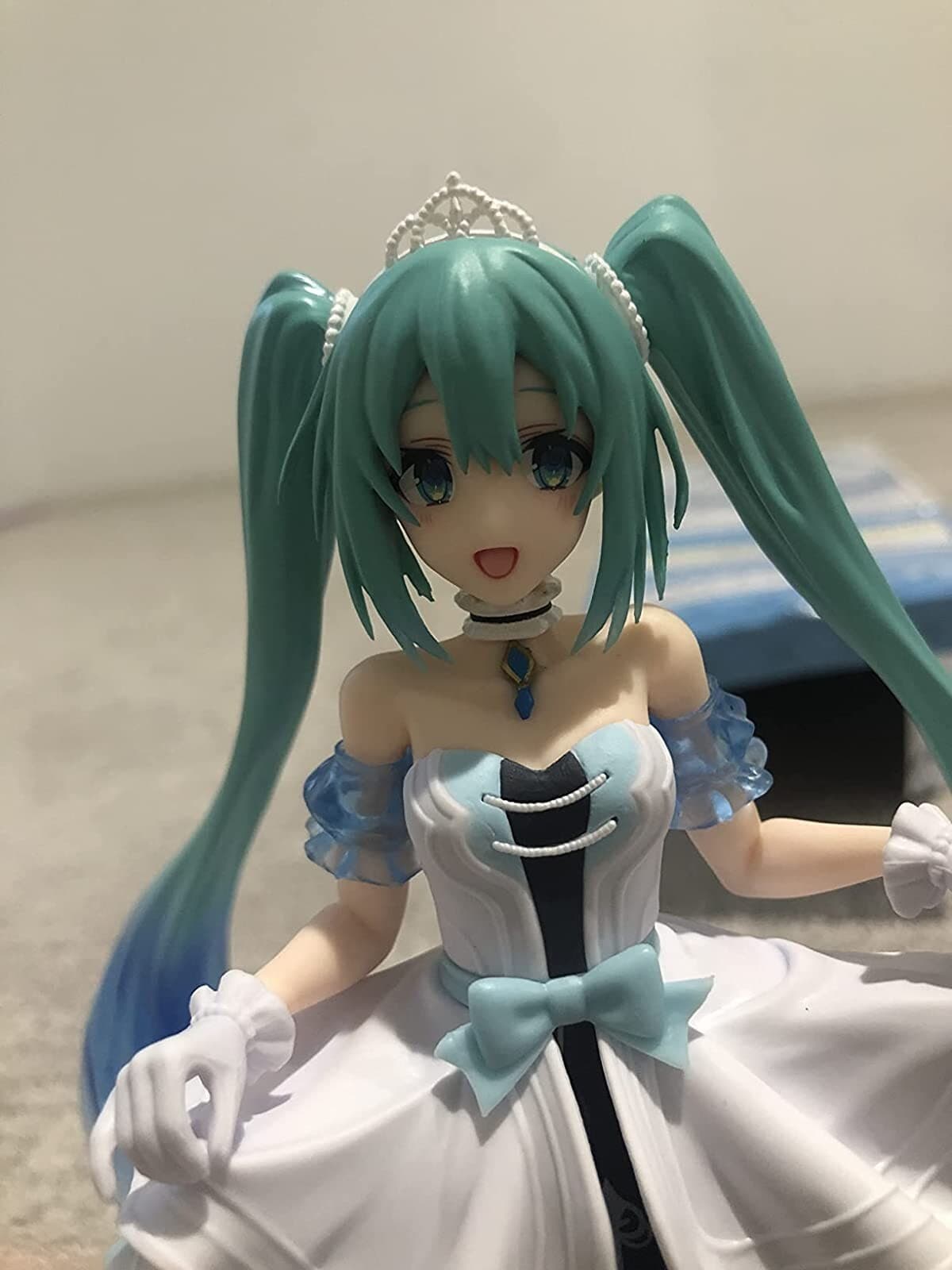 Taito Hatsune Miku Wonderland Figure ~Cinderella~ Prize Figure, Multiple Colors - Thumbnail 3