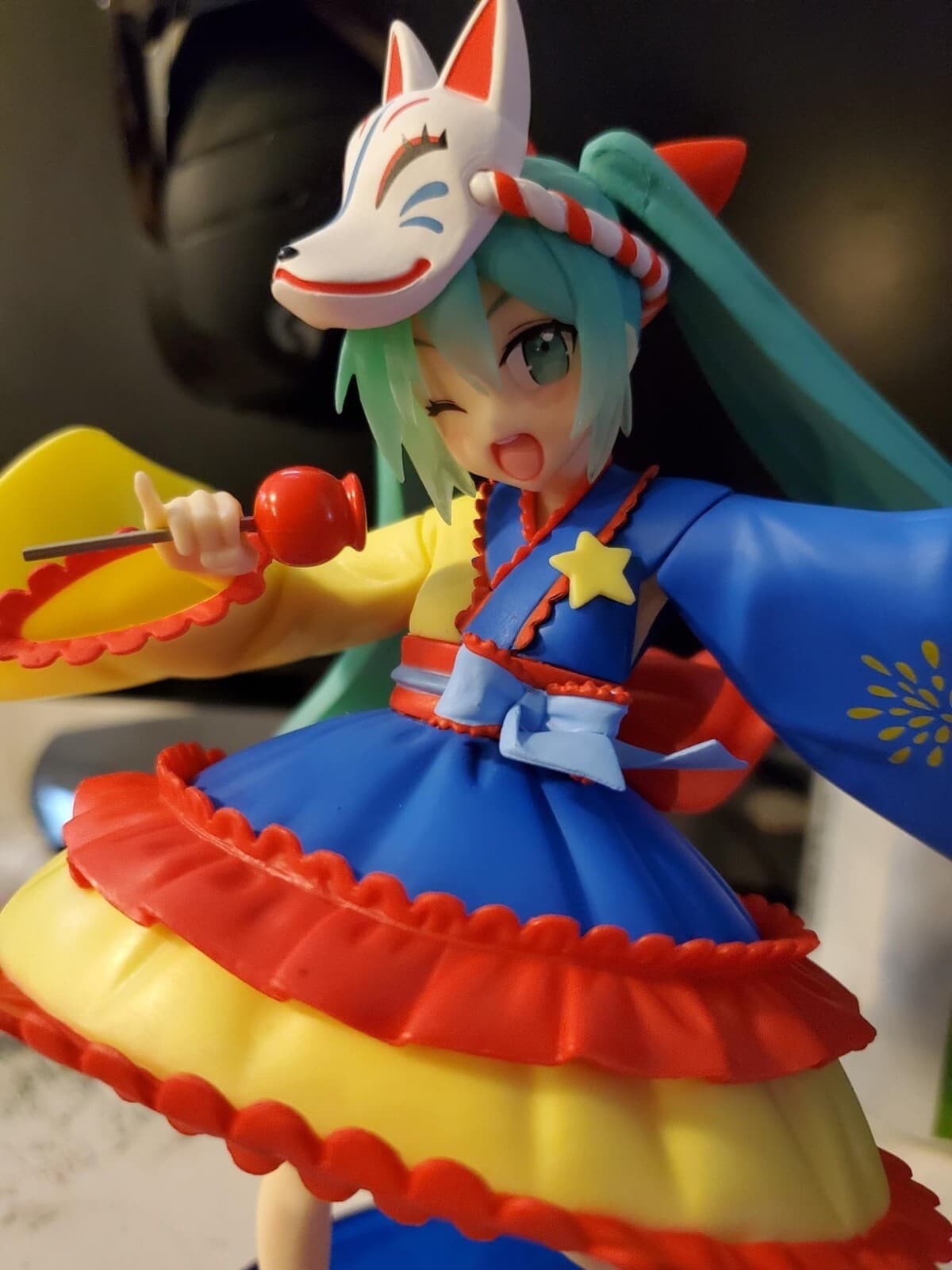 Taito 7" Hatsune Miku 2nd Season Summer Version Action Figure - Thumbnail 4