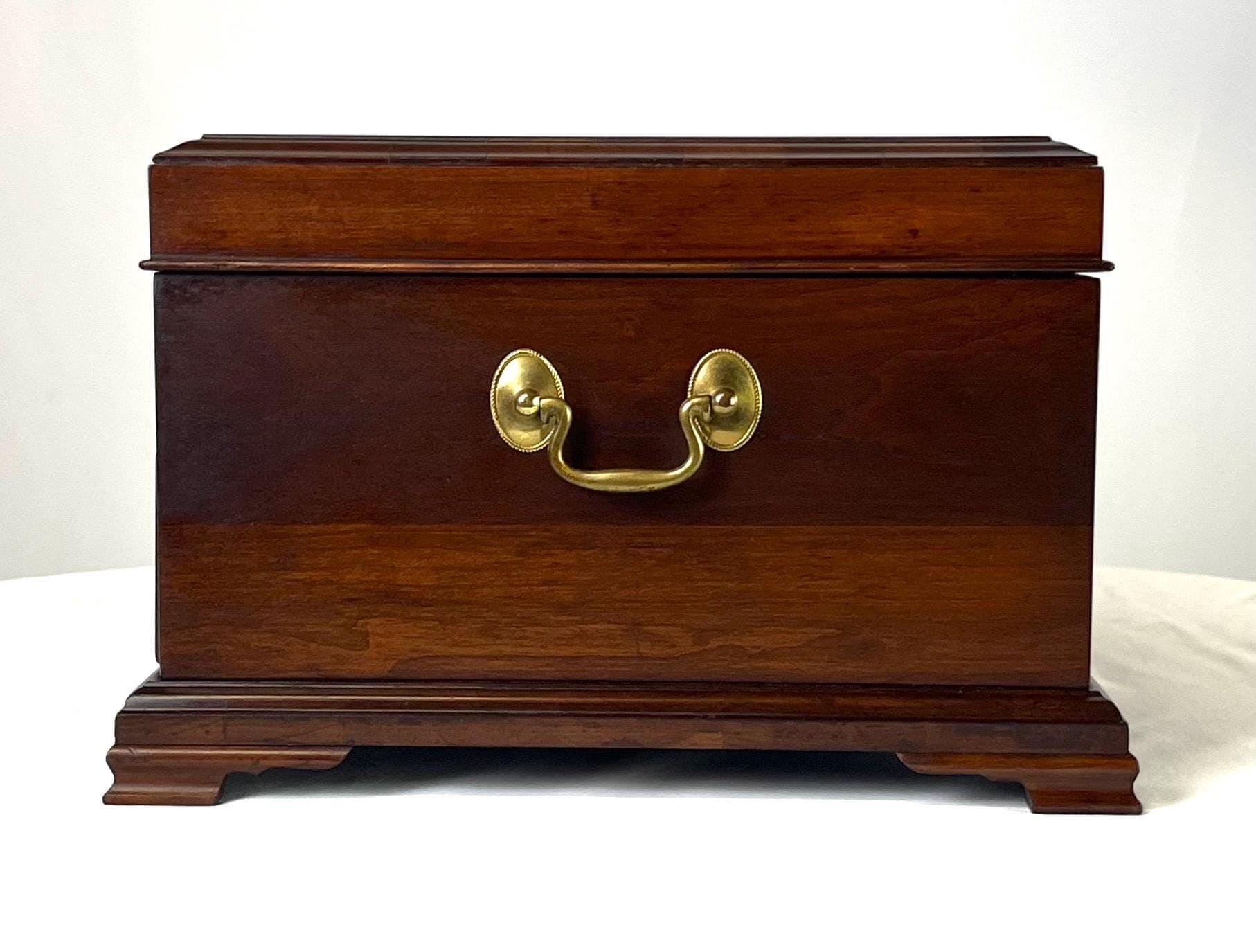 Henkel Harris Virginia Galleries Solid Wild Black Cherry Jewelry Chest - Thumbnail 3