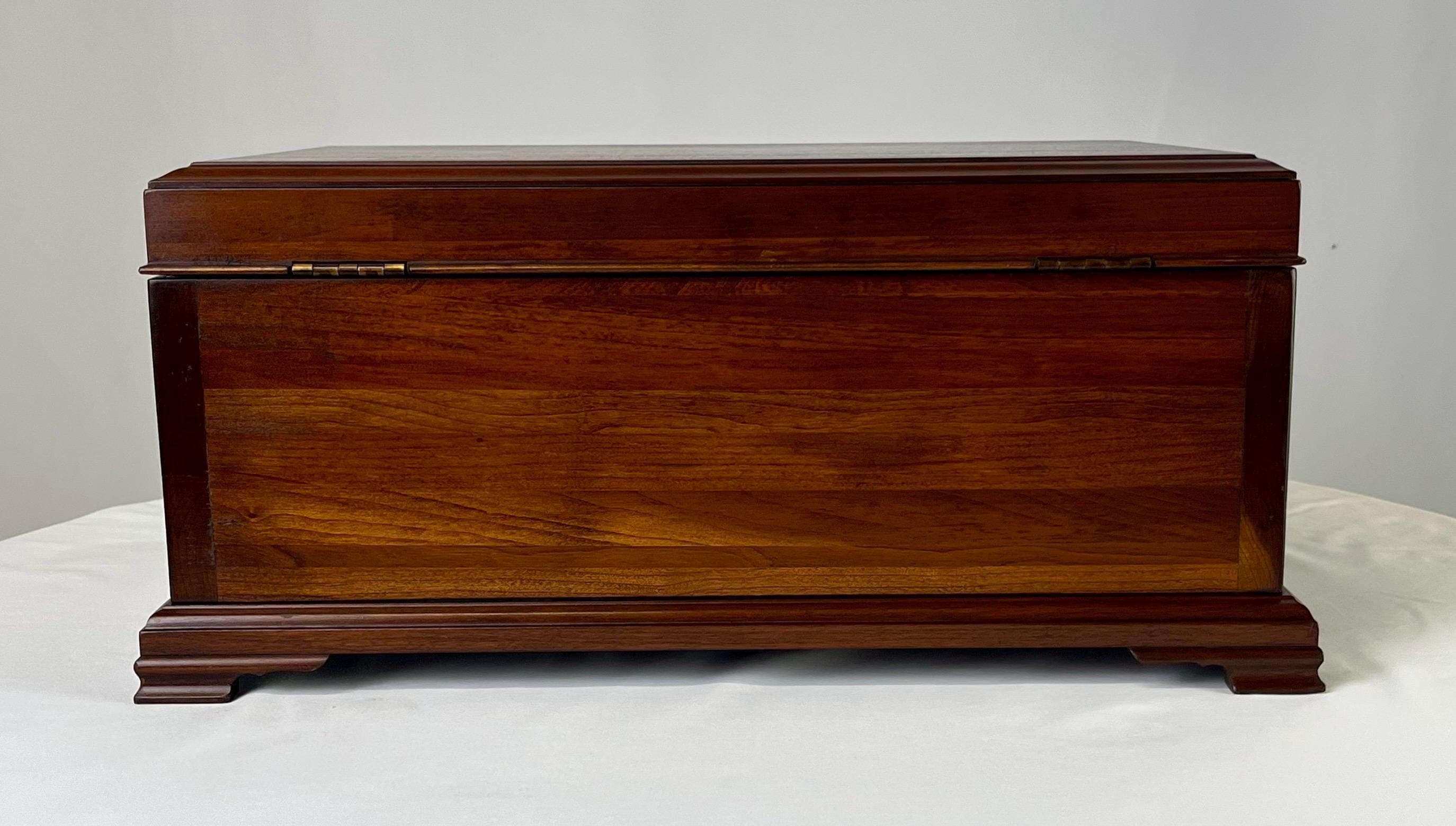Henkel Harris Virginia Galleries Solid Wild Black Cherry Jewelry Chest - Thumbnail 6