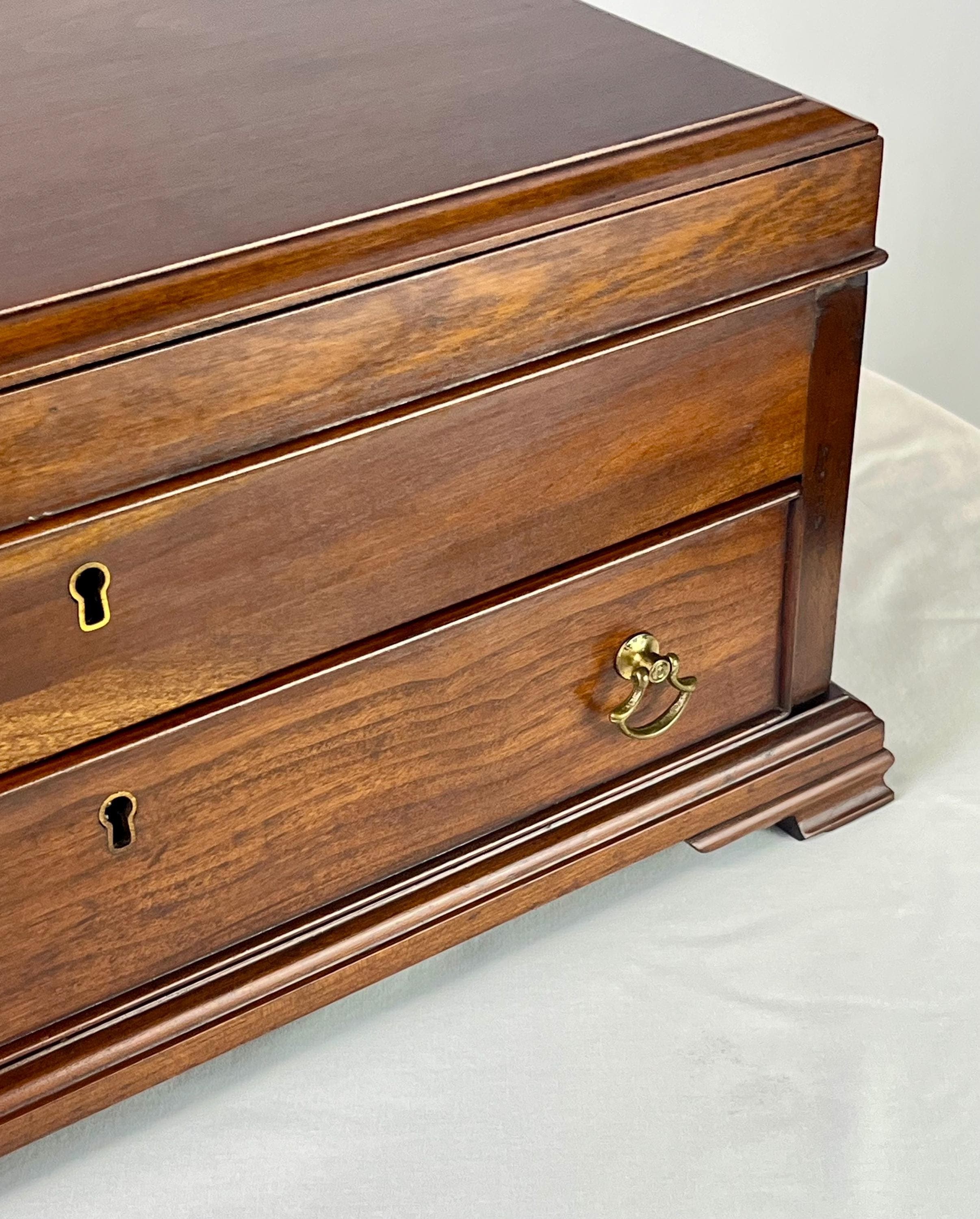 Henkel Harris Virginia Galleries Solid Wild Black Cherry Jewelry Chest - Thumbnail 13
