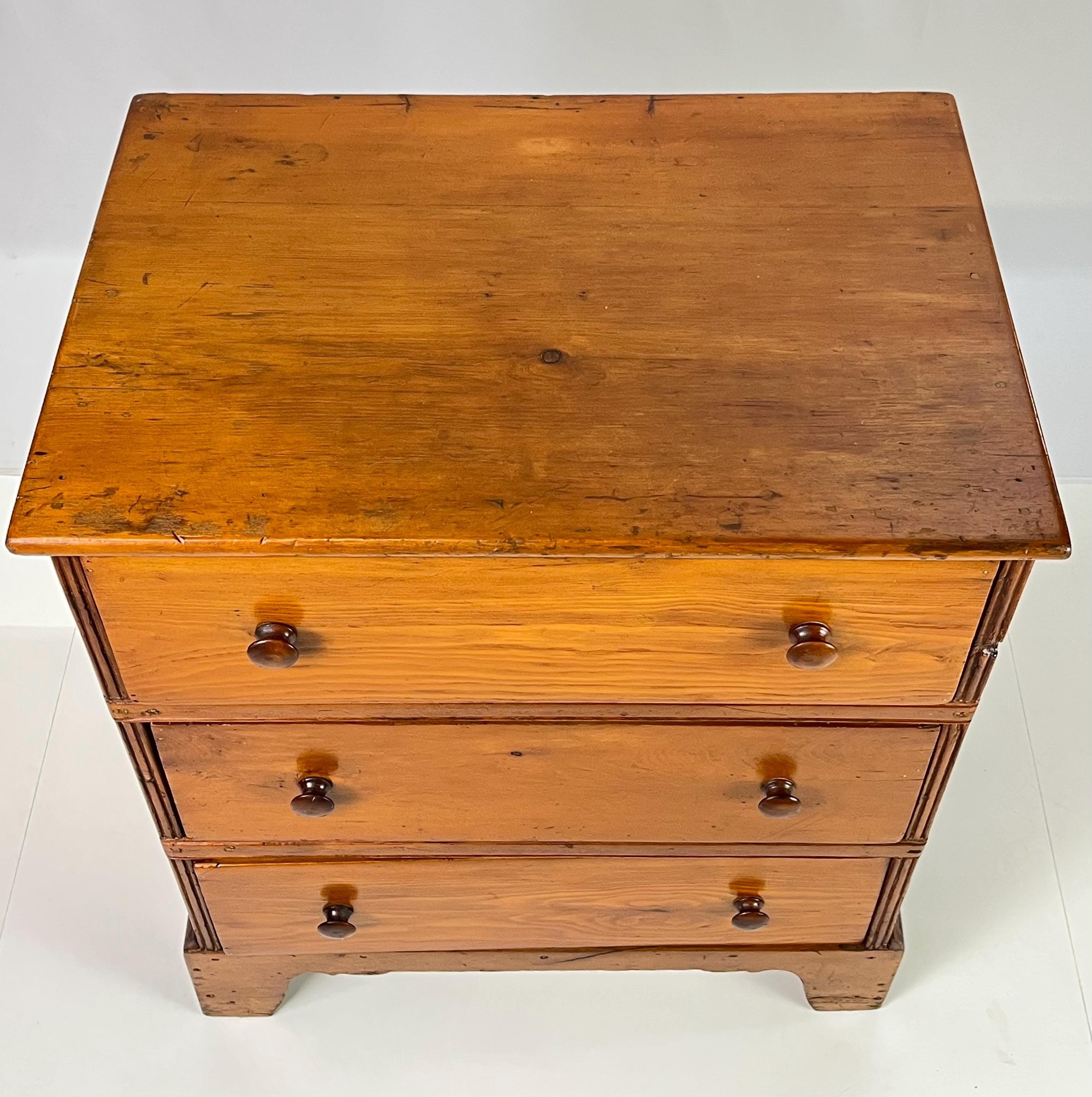 19th Century Antique Pine Three-Drawer Chest - Thumbnail 11