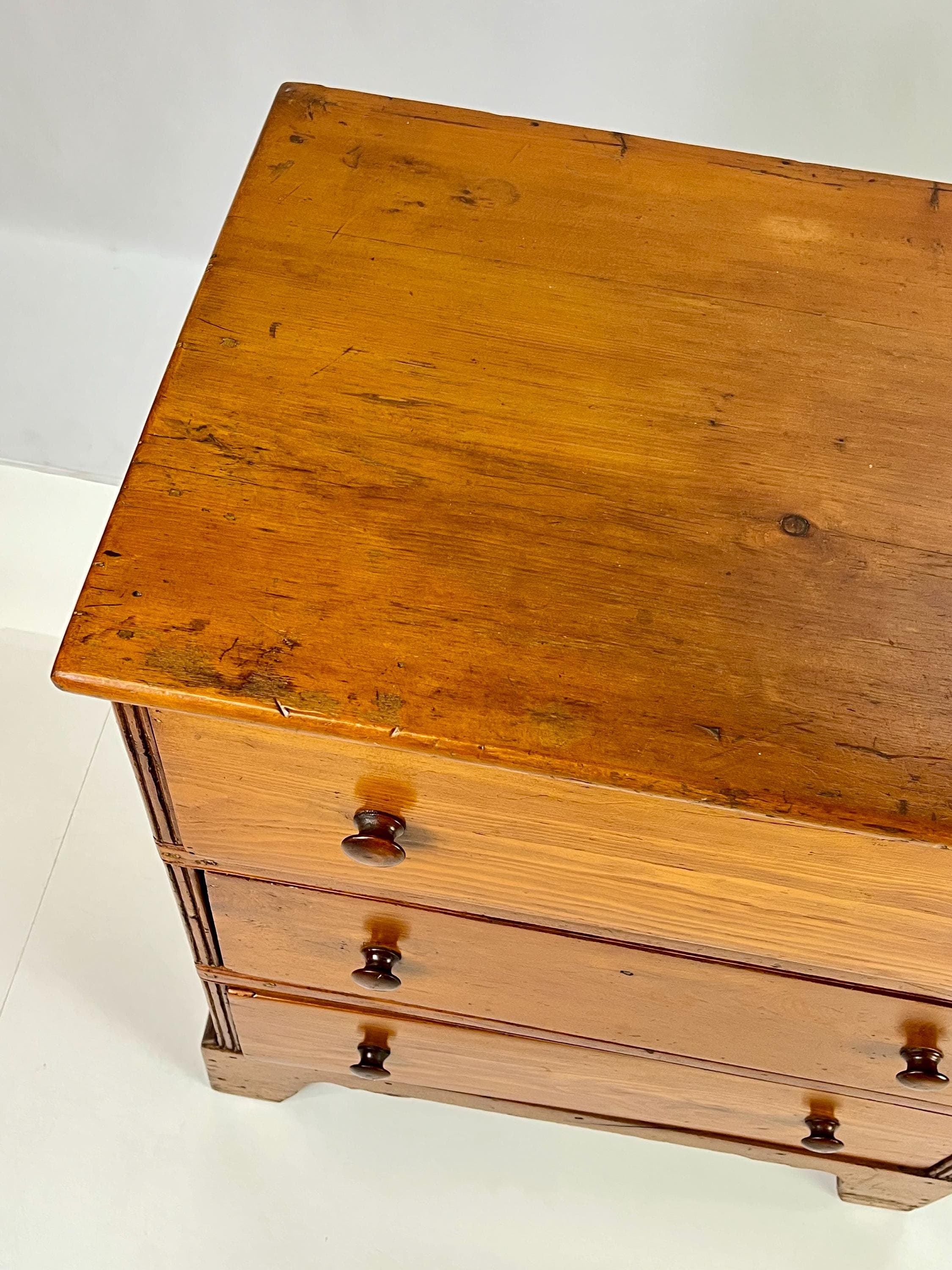 19th Century Antique Pine Three-Drawer Chest - Thumbnail 15