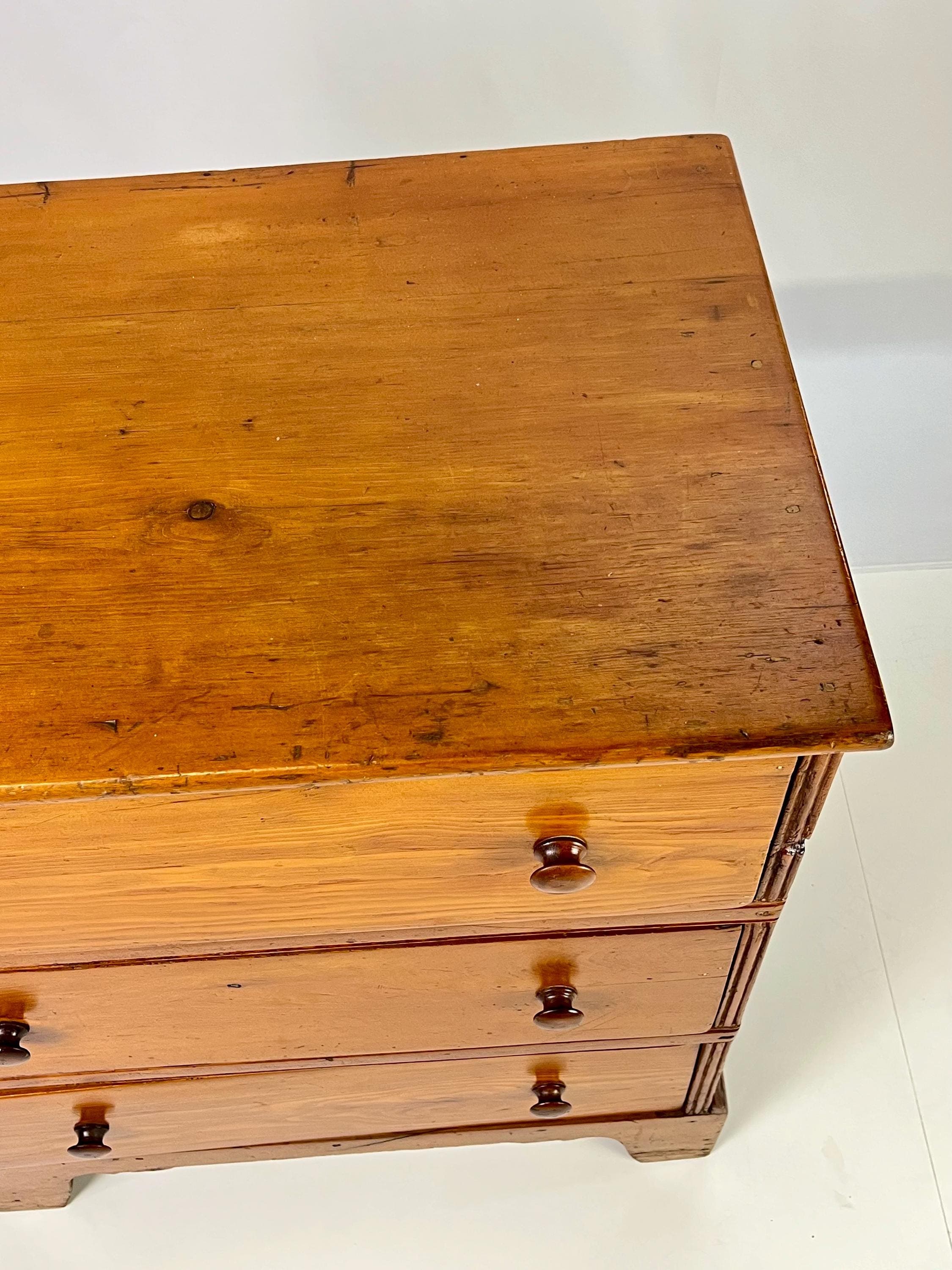 19th Century Antique Pine Three-Drawer Chest - Thumbnail 16