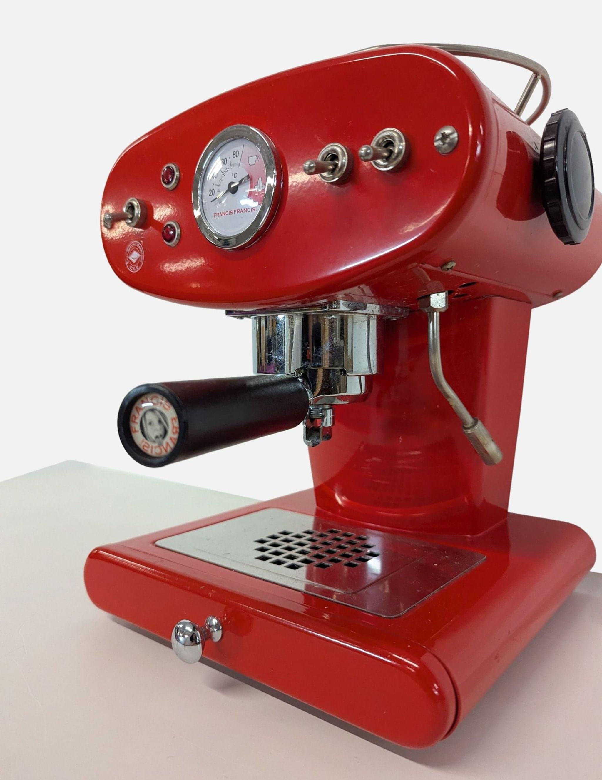 Francis Francis Red Espresso Coffee Maker – Classic Design, Reliable Performance - Thumbnail 2