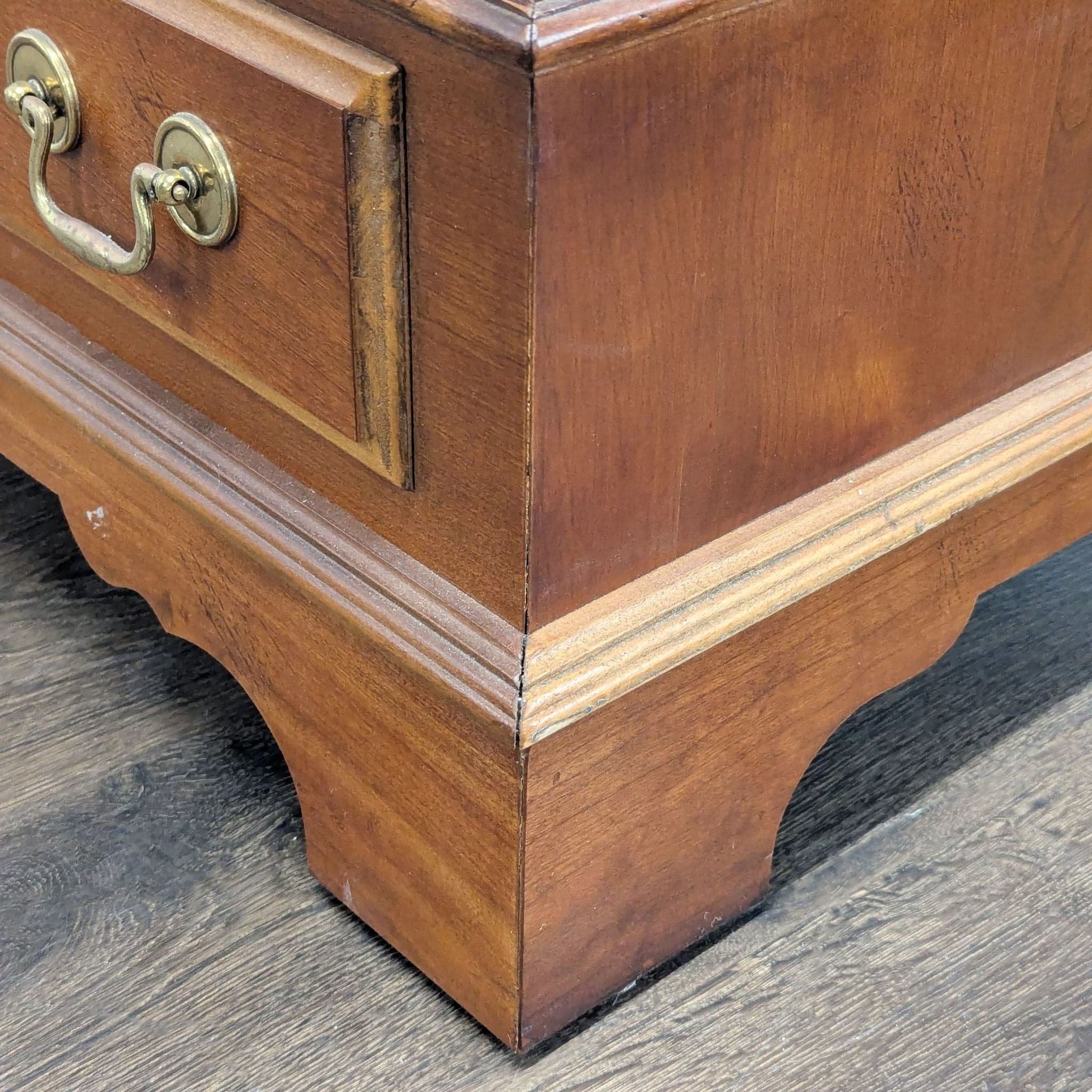 Vintage Lane Cedar Lined Trunk - Thumbnail 5