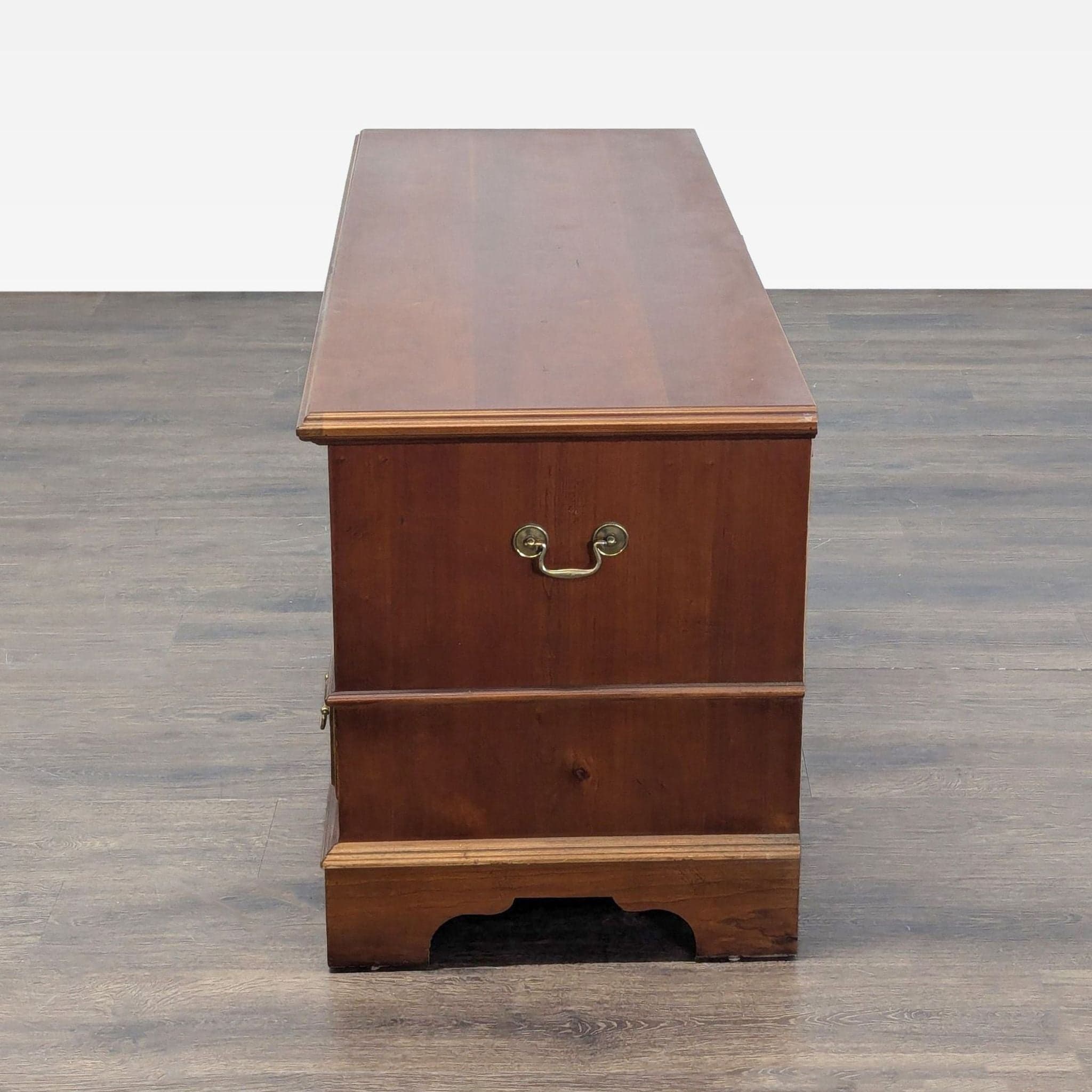 Vintage Lane Cedar Lined Trunk - Thumbnail 7