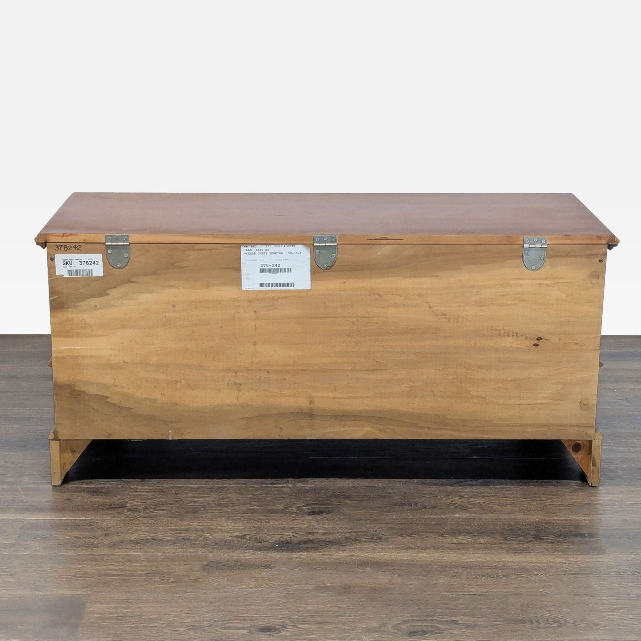 Vintage Lane Cedar Lined Trunk - Thumbnail 6