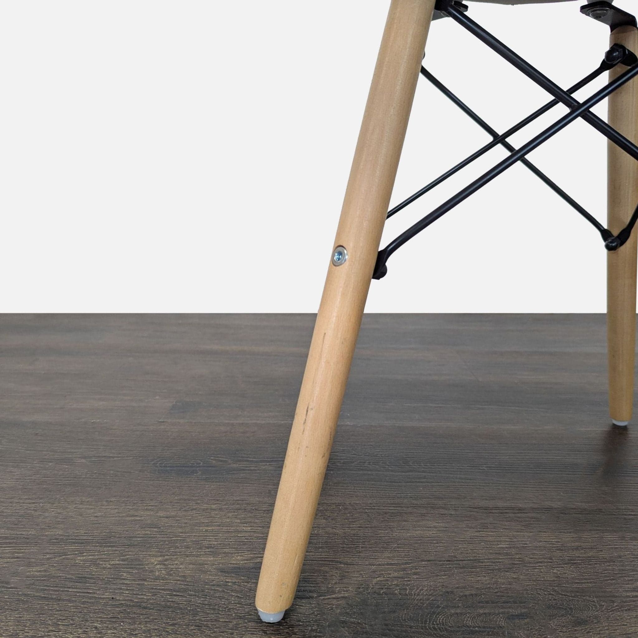 Set of Six Mid-Century Modern Dining Chairs - Thumbnail 6