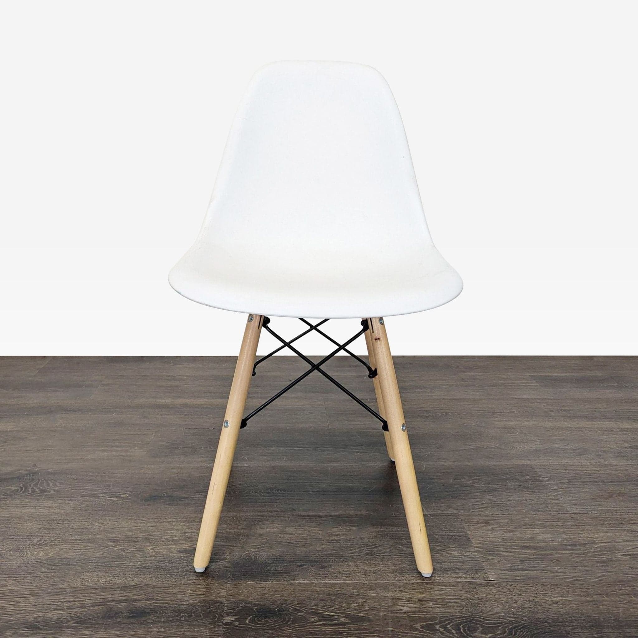 Set of Six Mid-Century Modern Dining Chairs - Thumbnail 10
