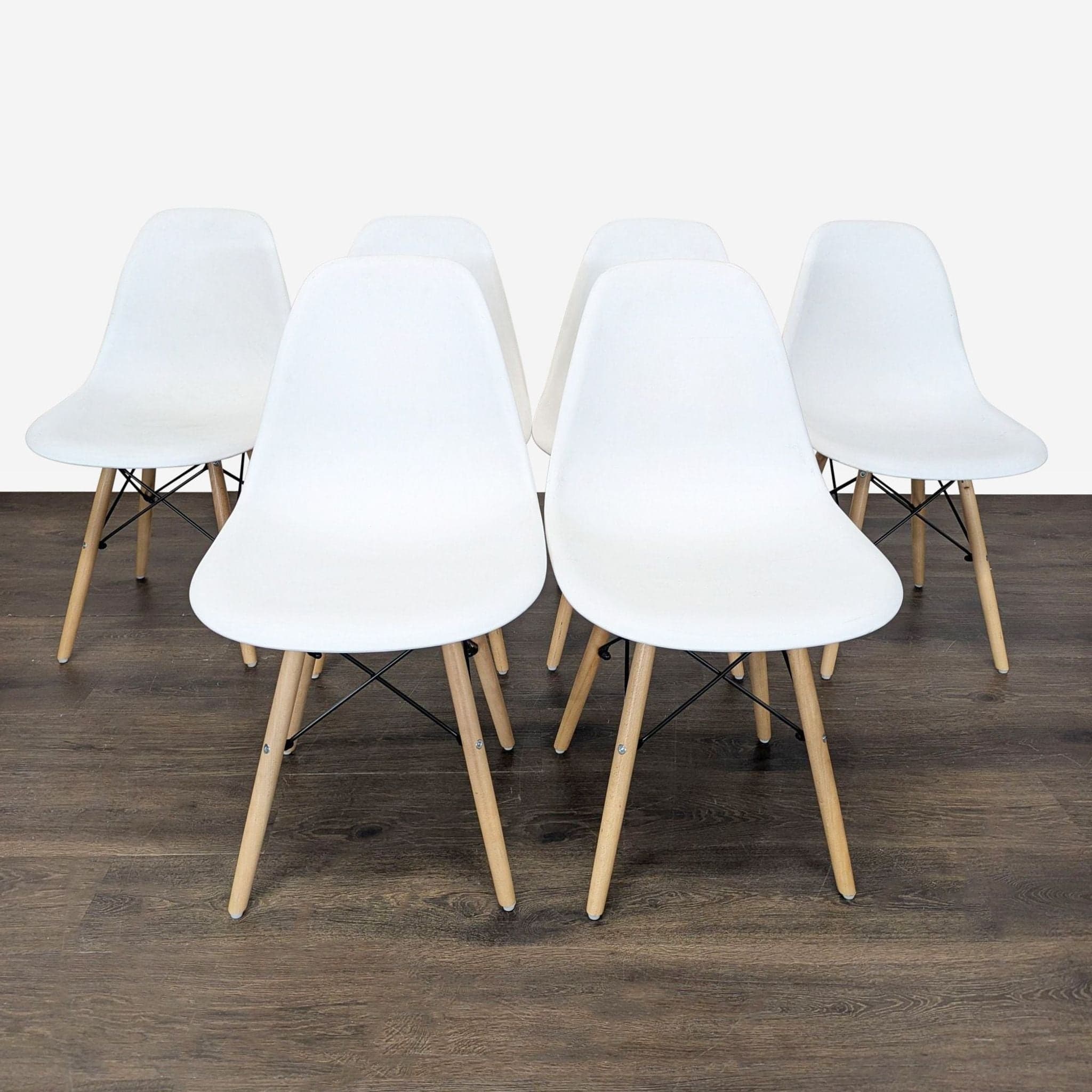 Set of Six Mid-Century Modern Dining Chairs - Image 1